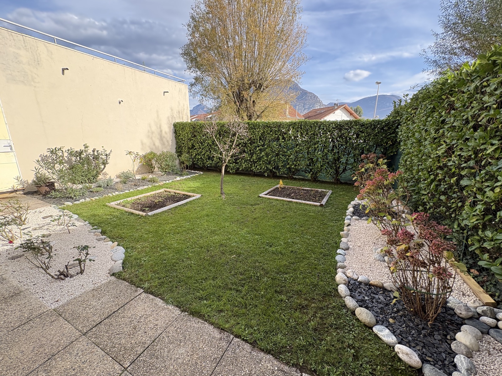Rez-de-jardin aménagé par Paul Paysage, après travaux